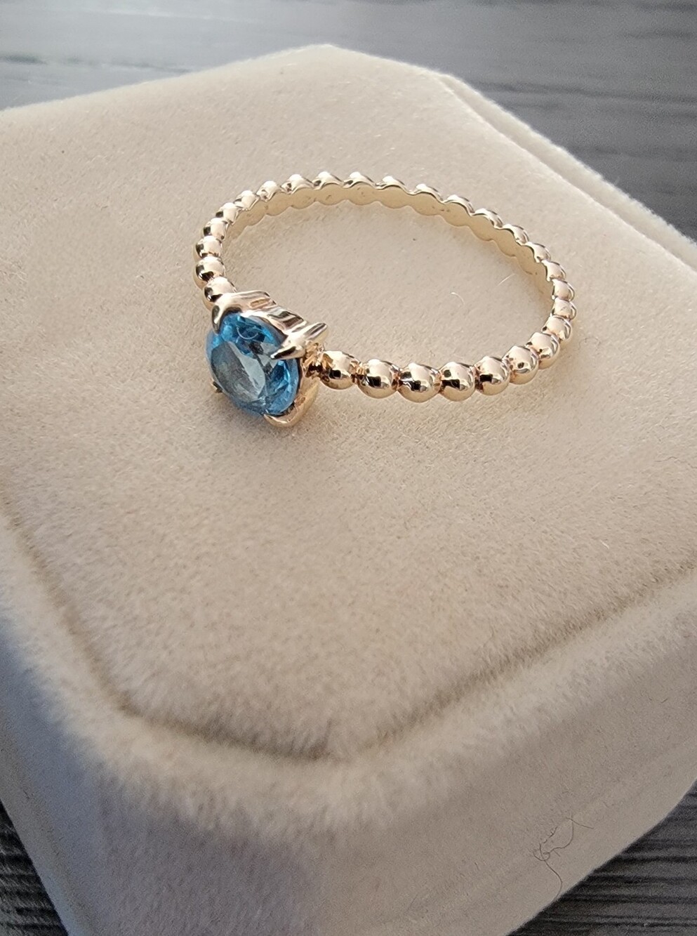 10K Yellow Gold, Blue Topaz, Beaded Solitaire Ring, Size 7